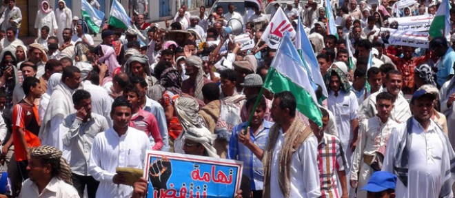 Des Yemenites manifestent a Sanaa pour protester contre les attentats qui ont fait au moins 142 morts vendredi dans la capitale yemenite.