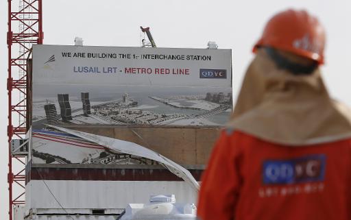 Un travailleur employe par QDVC (Qatari Diar/VINCI Construction Grands Projets), sur un projet de metro a Doha, le 24 mars 2015