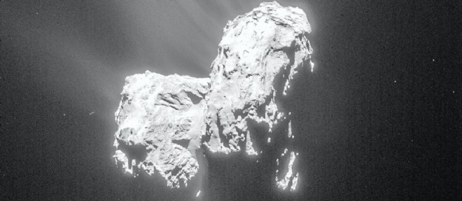 Tchouri photographiee par la sonde Rosetta le 27 fevrier dernier, a environ 102 kilometres de distance.