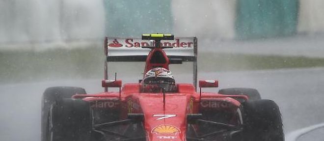 La Ferrari de Kimi Raikkonen lors des essais libres du GP de Malaisie a Sepang, le 28 mars 2015
