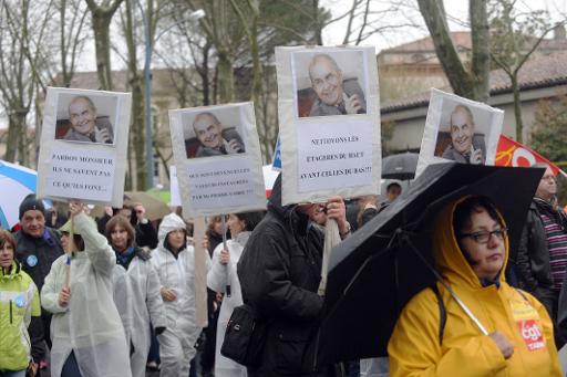 Manifestation contre le suppressions d'emploi par le groupe pharmaceutique Pierre Fabre le 28 mars 2015 a Castres