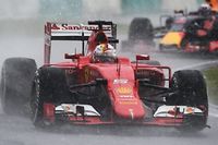 Derrière Hamilton (Mercedes), la surprise est encore venue de Sebastian Vettel (Ferrari), auteur du 2e chrono en Q3 ©Greg BAKER