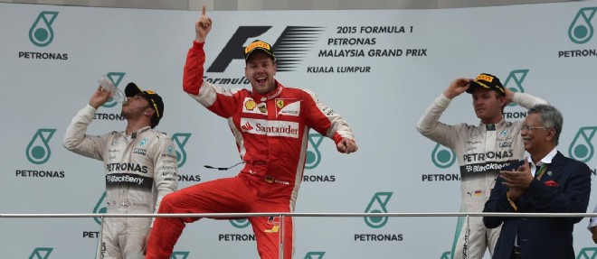 Vettel (Ferrari) a reussi l'exploit de prendre le meilleur sur les Mercedes de Hamilton et de Rosberg.
