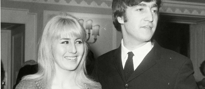 Cynthia et John Lennon a Londres, en avril 1964.