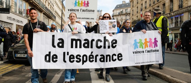 En France, l'autisme est tres mal pris en charge, voire pas du tout (ici, marche de protestation de l'association Vaincre l'autisme).