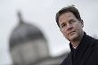 Royaume-Uni: Nick Clegg, le 3e homme affaibli par l'exercice du pouvoir