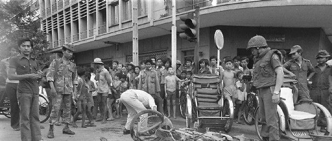 Quand les  Khmers rouges massacraient les  bourgeois 