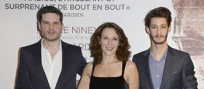 Photo non datee de l'equipe du film "L'homme ideal" de Yann Gozlan (D) avec les acteurs Valeria Cavalli et Pierre Niney