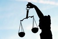 Justice et politique : l'obstination d'un juge