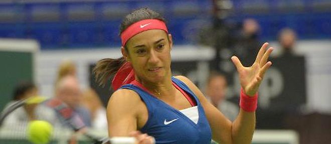 La Francaise Caroline Garcia, le 19 avril 2015 a Ostrava, lors de la demi-finale de Fed Cup contre la Republique tcheque