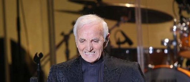 Charle Aznavour sur scene, le 13 septembre 2014 a Los Angeles, Californie