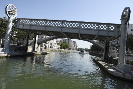 Le mari d'une femme dont le corps ligote et en position foetale avait ete retrouve en debut de semaine dans un sac remonte a la surface d'un canal en Seine-Saint-Denis a ete mis en examen et ecroue