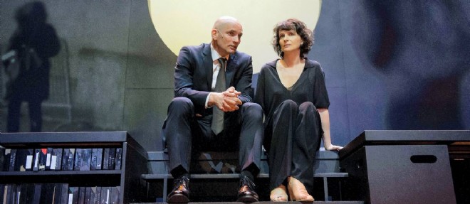 Juliette Binoche est Antigone, ici au Barbican Theater de Londres en mars 2015.