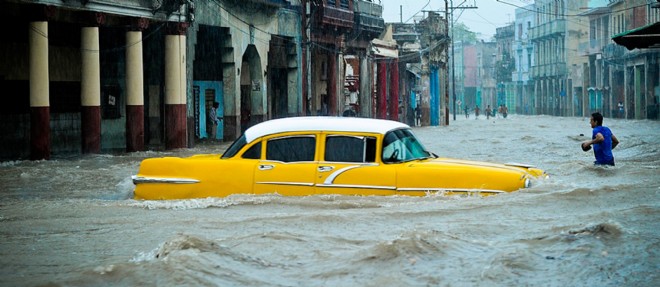 La Havane a ete frappee par des pluies diluviennes ayant fait au moins deux morts.
