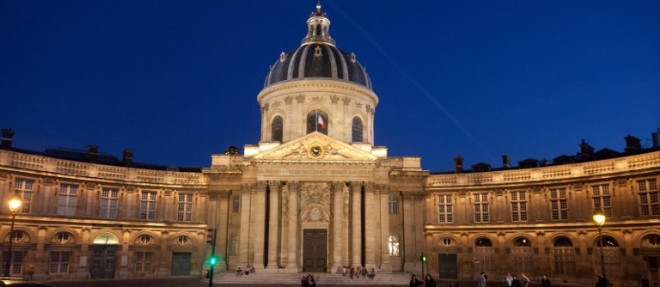 L'Institut de France abrite cinq academies, dont la plus celebre est l'Academie francaise. Surnommee "la Coupole", elle est implantee quai de Conti, en bord de Seine.