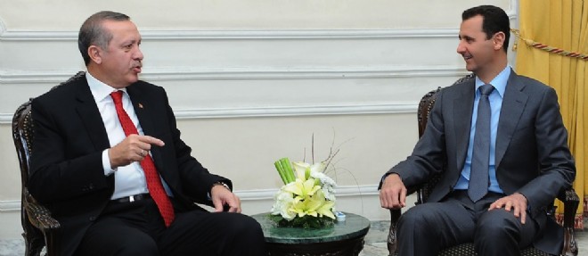 Les presidents turc et syrien, Recep Tayyip Erdogan et Bachar el-Assad, ici en 2011 a Alep.