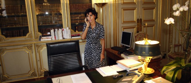 Rachida Dati dans son bureau au ministere de la Justice, en 2007.
