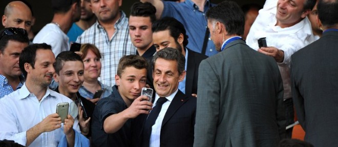 Samedi 17 mai, apres un meeting devant 2 000 personnes a Saint-Georges-d'Orques, Nicolas Sarkozy s'est rendu au stade de la Mosson pour le sacre du PSG.