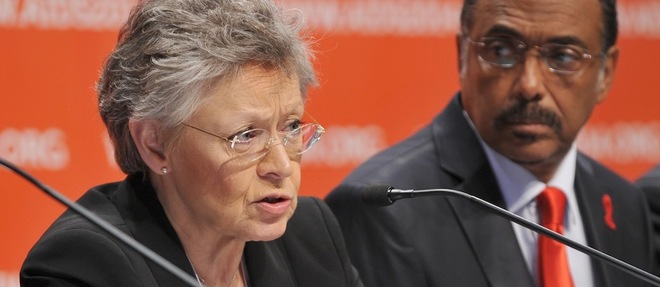 Francoise Barre-Sinoussi, co-decouvreur du virus du sida, a cote de Michel Sidibe, directeur executif de l'Onusida, en juillet 2014 a Melbourne lors de la 20e Conference internationale sur le sida.
 