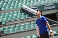 Roland-Garros: Djokovic court derri&egrave;re un r&ecirc;ve qui l'obs&egrave;de