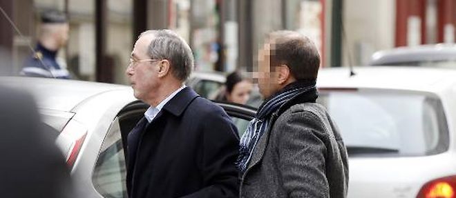 Claude Gueant a son arrivee sous escorte policiere  pour son audition par les juges le 7 mars 2015 a Paris