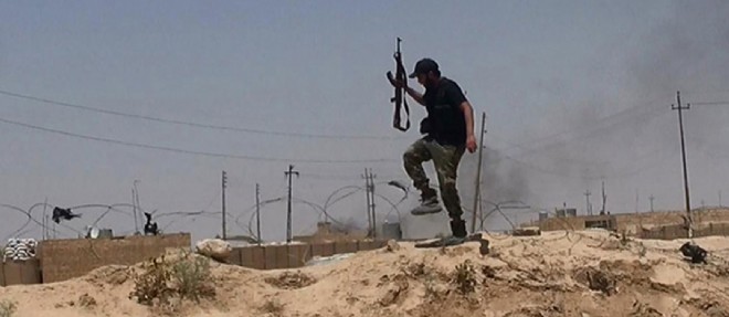 Un militant presume du groupe terroriste Etat islamique, photo d'illustration.