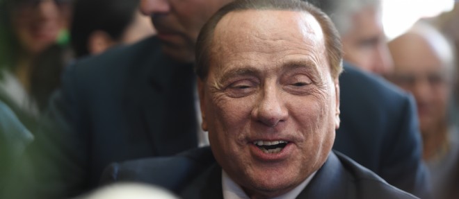 Berlusconi se rend par erreur &agrave; un meeting de ses adversaires