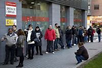 Espagne: baisse du nombre de ch&ocirc;meurs pour le 4e mois cons&eacute;cutif en mai