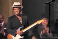Bruno Mars chante Police et enflamme un parterre d'artistes