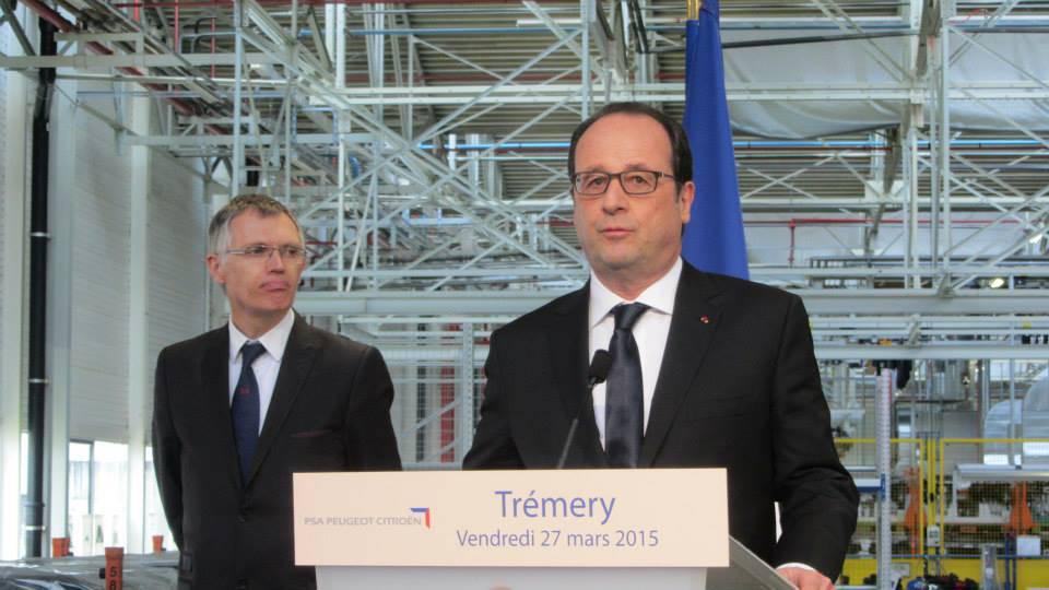 François Hollande avait assuré le 27 mars dernier à PSA Tremery en présence de Carlos Tavares qu'il fallait défendre le diesel dernière génération ©  DR