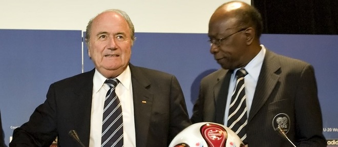 Joseph S. Blatter et Jack Warner sont mis en cause dans l'affaire de corruption qui agite la Fifa.