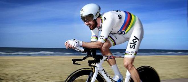 Le cycliste britannique Bradley Wiggins dans le contre-la-montre des Trois Jours de La Panne le 2 avril 2015 a La Panne en Belgique