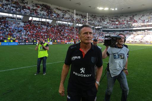L'entraineur de Toulon, Guy Noves, quitte le nouveau stade de Bordeaux apres la defaite de son equipe en demi-finale du Top 14 contre Clermont, le 6 juin 2015