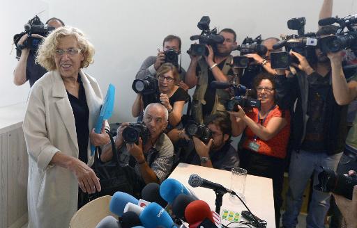 L'ancienne juge Manuela Carmena, 71 ans, s'apprete a donner une conference de presse le 12 juin 2015 a Madrid