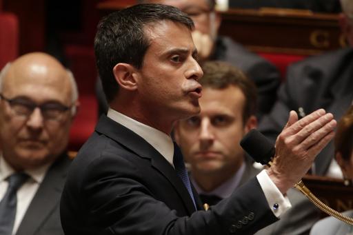 Le Premier ministre Manuel Valls devant l'Assemblee nationale, le 16 juin 2015