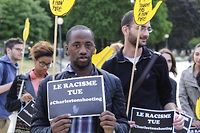 Tuerie de Charleston: rassemblement devant l'ambassade am&eacute;ricaine &agrave; Paris