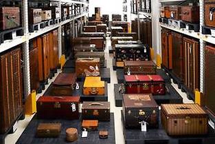 Les archives de la manufacture renferment 200 000 documents et 23 000 objets.