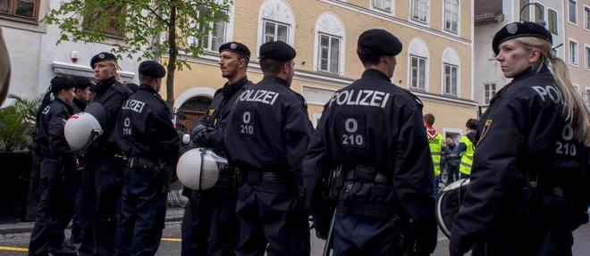 Un homme a fonce dans la foule en voiture a Graz, en Autriche, tuant 3 personnes et faisant 34 blesses, samedi.