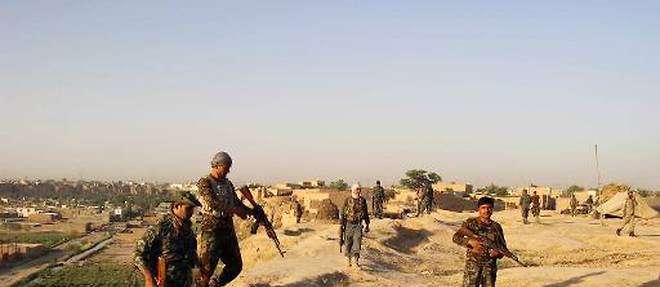 Des membres des forces afghanes, le 22 juin 2015 dans le district de Chardarah, proche de Kunduz