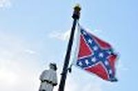 Etats-Unis: le controvers&eacute; drapeau conf&eacute;d&eacute;r&eacute; retir&eacute; du Capitole de l'Alabama