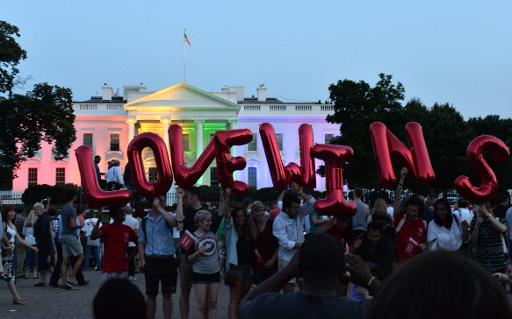 Manifestations de joie devant la Maison Blanche après la légalisation du mariage homosexuel partout aux Etats-Unis, le 26 juin 2015 © MLADEN ANTONOV AFP