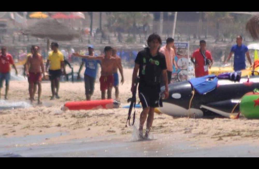 Une photo du tireur de Sousse, sur la plage, diffusée par la chaine SkyNews. © SkyNews SkyNews
