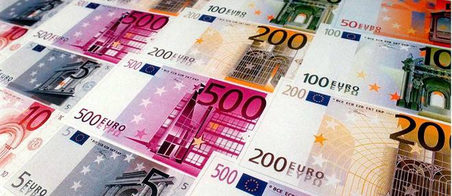 L'euro, << une monnaie qui ne convient ni a la culture de la Grece ni a son niveau de competitivite >>, selon le chroniqueur du << Point >>.