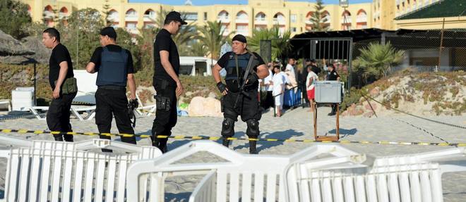 Pour proteger les sites touristiques, 1 377  agents securitaires supplementaires doivent etre affectes dans les etablissements  hoteliers et sur les plages, a annonce le gouvernement tunisien.