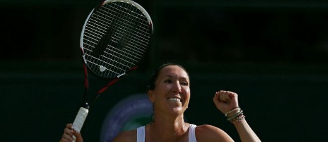 Jelena Jankovic explose de joie apres sa victoire sur Petra Kvitova au 3e tour a Wimbledon, le 4 juillet 2015