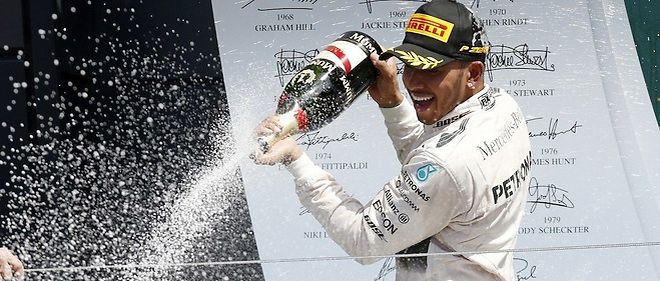 Lewis Hamilton (Mercedes) remporte sa cinquieme victoire de la saison, la 38e de sa carriere.