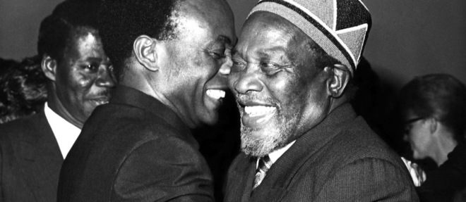 Deux leaders de la periode post-independance africaine : Kwame Nkrumah du Ghana et Jomo Kenyatta du Kenya a  Londres en 1964 lors d'une conference du Commonwealth.
 
 