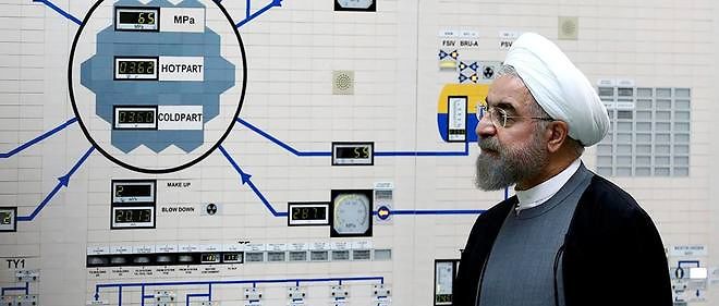 Le president iranien Hassan Rohani visitant la salle de controle de la centrale nucleaire de Bushehr, en janvier 2015.
 