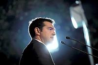 Le Premier ministre grec Alexis Tsipras a perdu sa majorité parlementaire (Syriza et ANEL ont 162 sièges sur 300), dans la nuit de mercredi à jeudi, sans qu'il en tire immédiatement des conséquences.  ©Menelaos Myrillas
