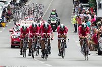 Les hommes en rouge lors du contre-la-montre par équipe de la 9e étape du Tour de France. Ici au kilomètre 18. ©LANCELOT FREDERIC